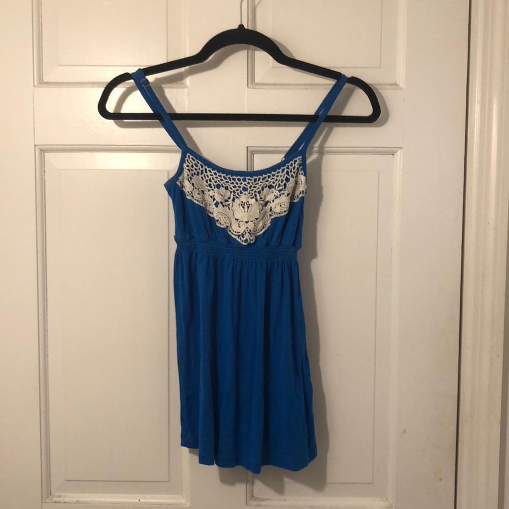 Tank top with lace neck